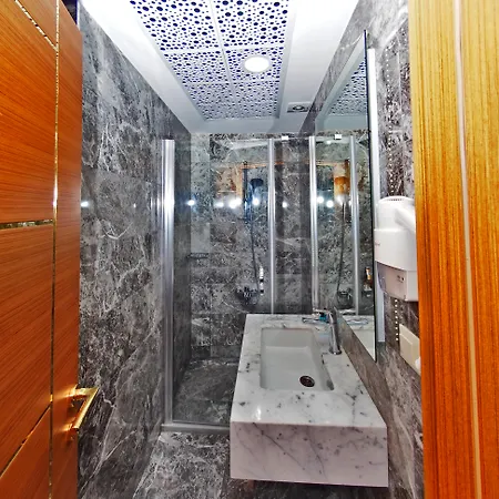 Grand Emir Old Hotell 3*